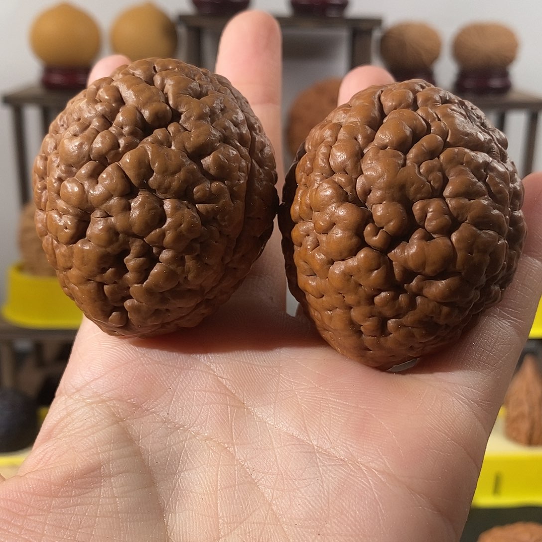 吊坠文玩核桃三瓣脑纹金刚微色4554