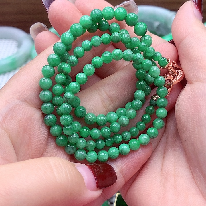 翡翠颈饰未镶嵌翡翠