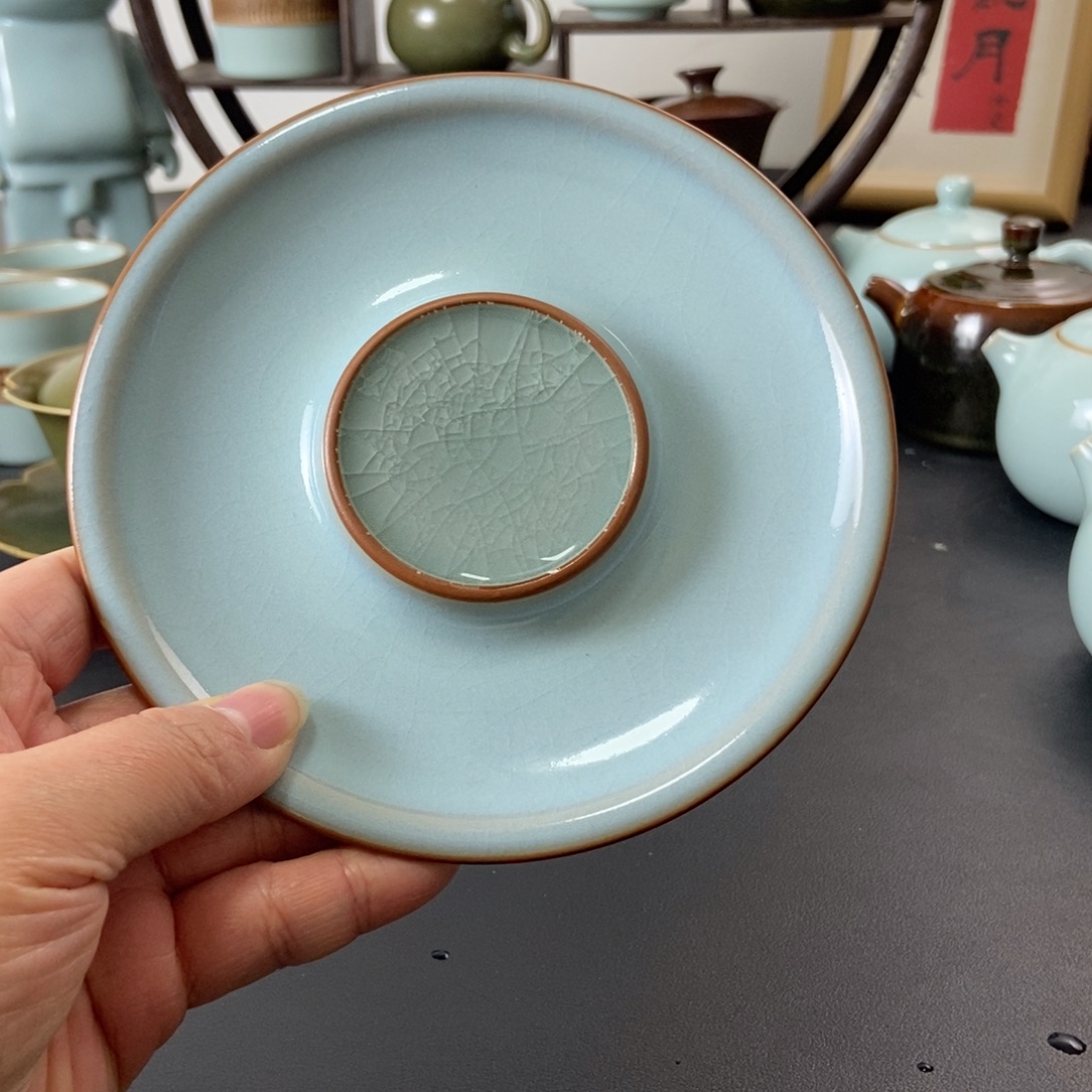 微瑕天青釉底拖壶承