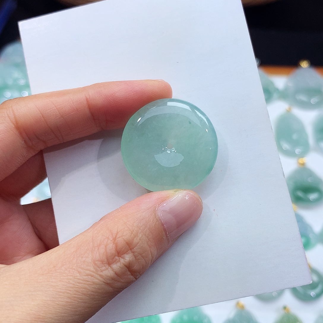 翡翠未镶嵌颈饰翡翠吊坠