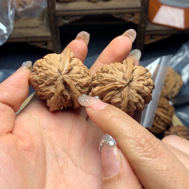 *****文玩核桃把件核桃