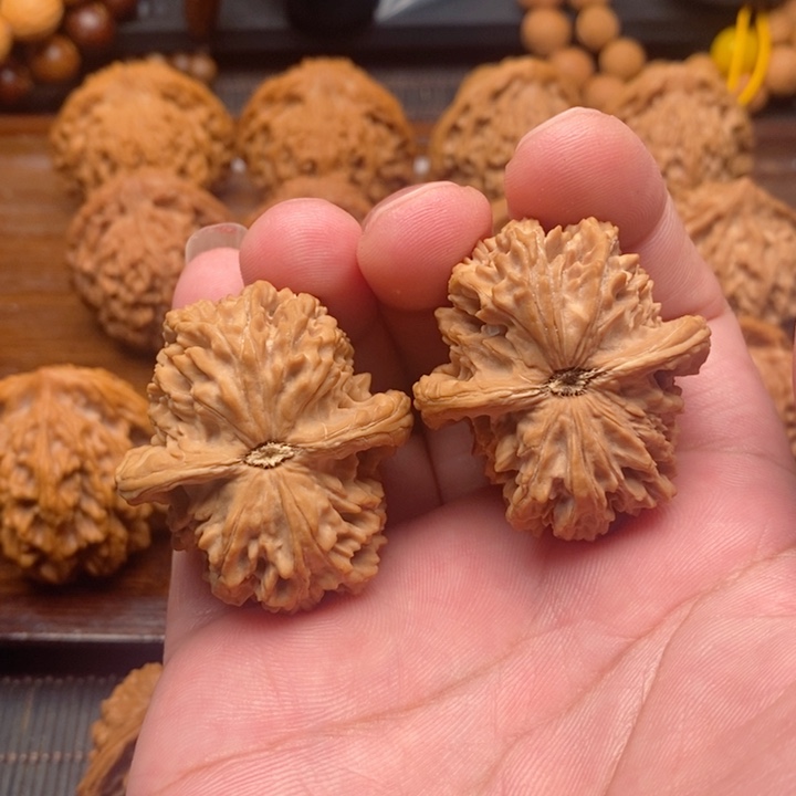 文玩核桃吊坠变异荔枝纹全品40