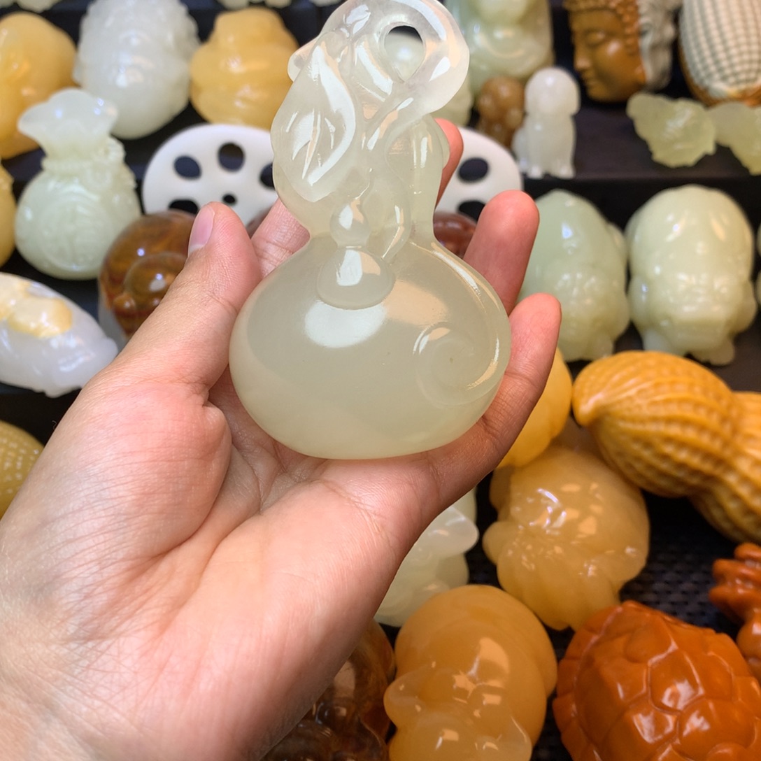 s***6五彩石手把件大葫芦