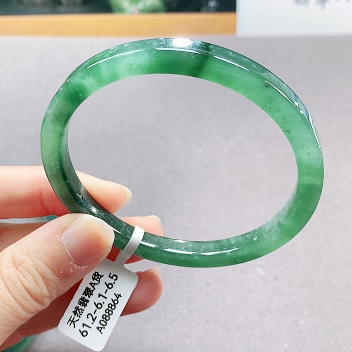 【闪购商品】翡翠手镯（圆镯）未镶嵌