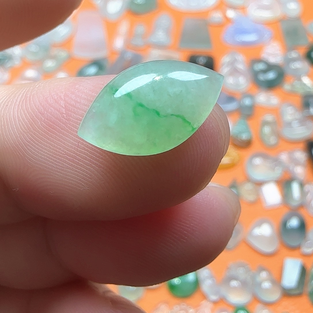 定制翡翠未镶嵌翡翠