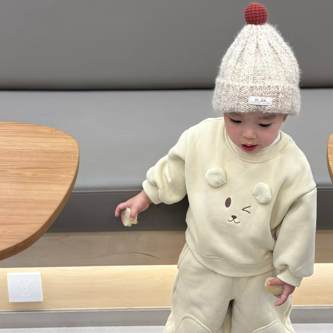 哦乐奶黄包薄绒卫衣卫裤套装