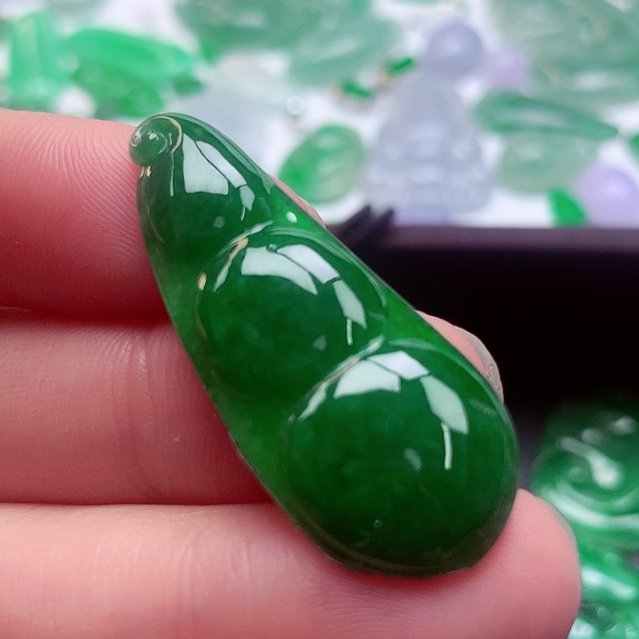 翡翠未镶嵌吊坠(不含链)福豆