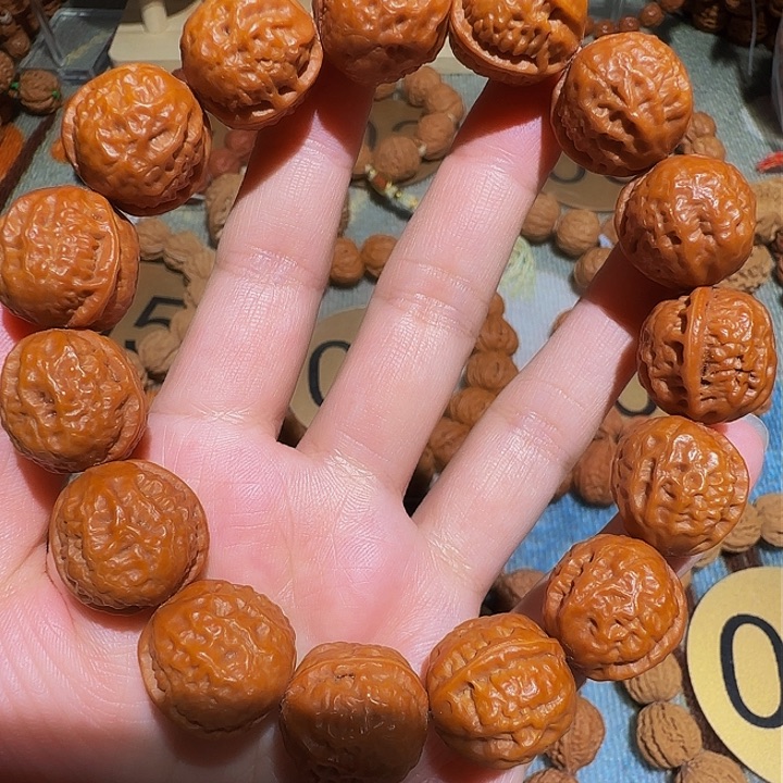 文玩核桃吊坠麒麟方肚