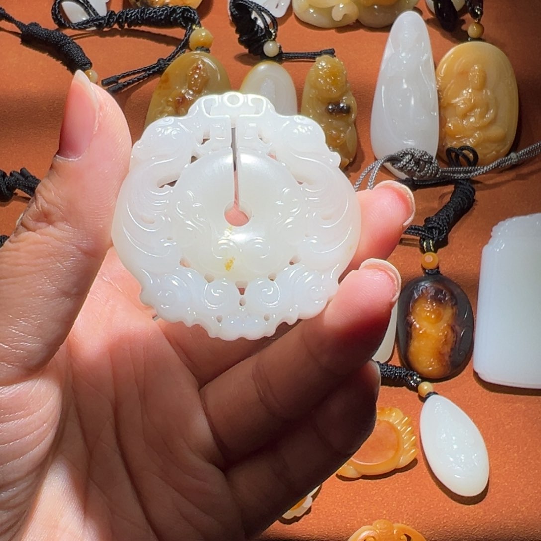 和田玉玉牌未镶嵌乌****童