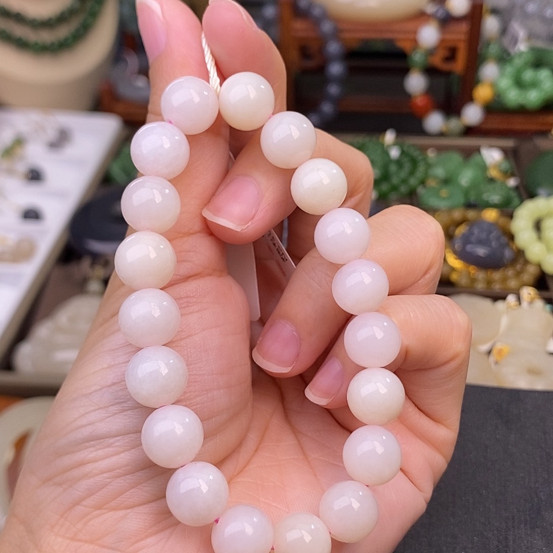 和田玉熟藕粉老料手链清货价约10MM未镶嵌