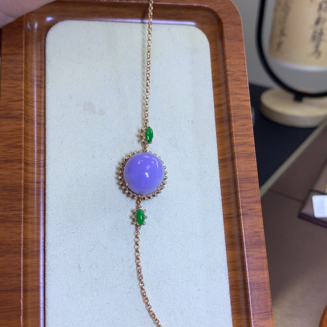 翡翠颈饰18K金镶嵌翡翠