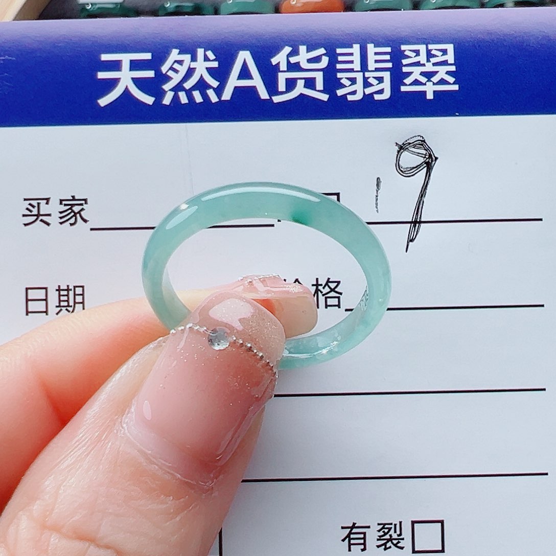 翡翠戒指未镶嵌戒圈