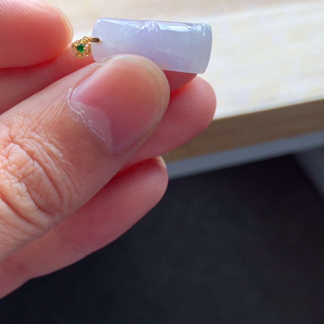 翡翠颈饰未镶嵌吊坠