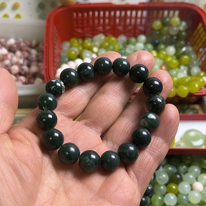 合金蛇纹石玉颈饰