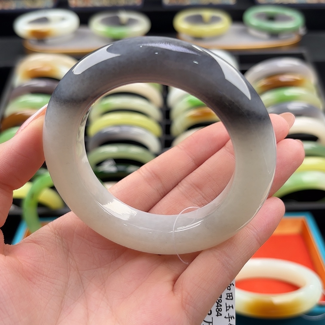 和田玉未镶嵌手镯56.5意境半山水（面包镯）镯型很饱满