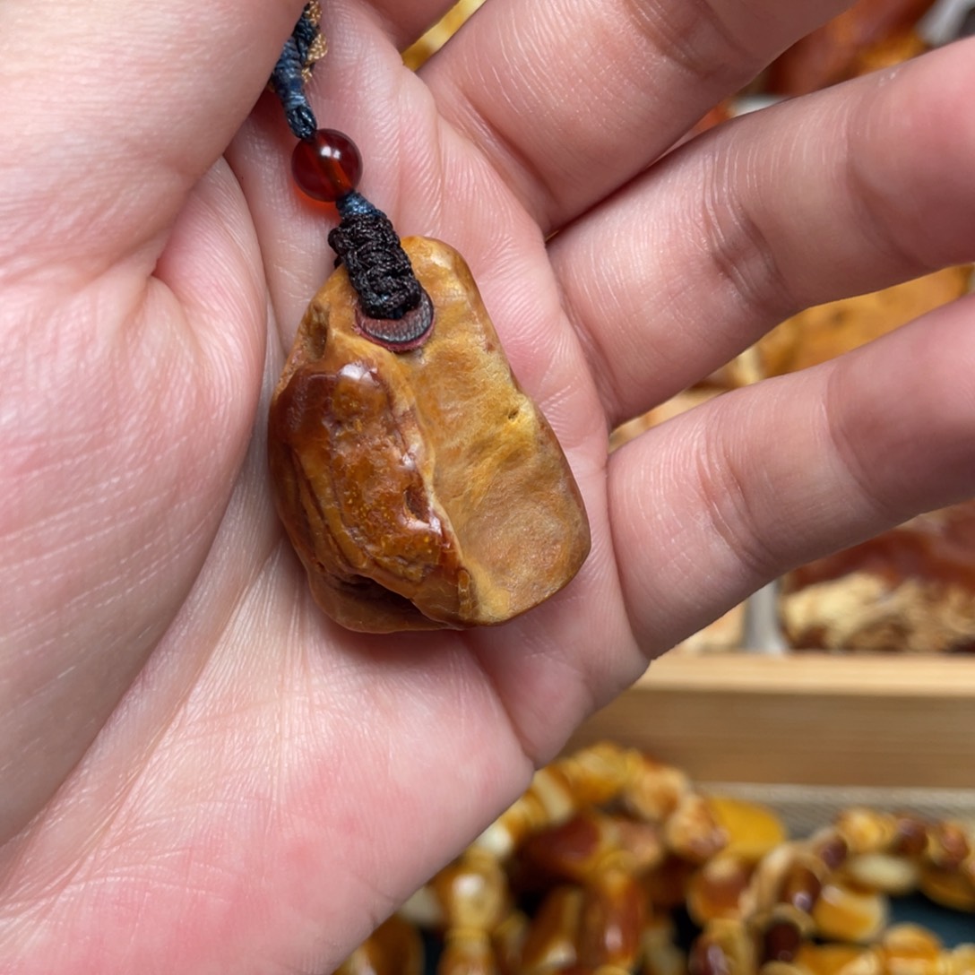 蜜蜡珠宝奇石未镶嵌