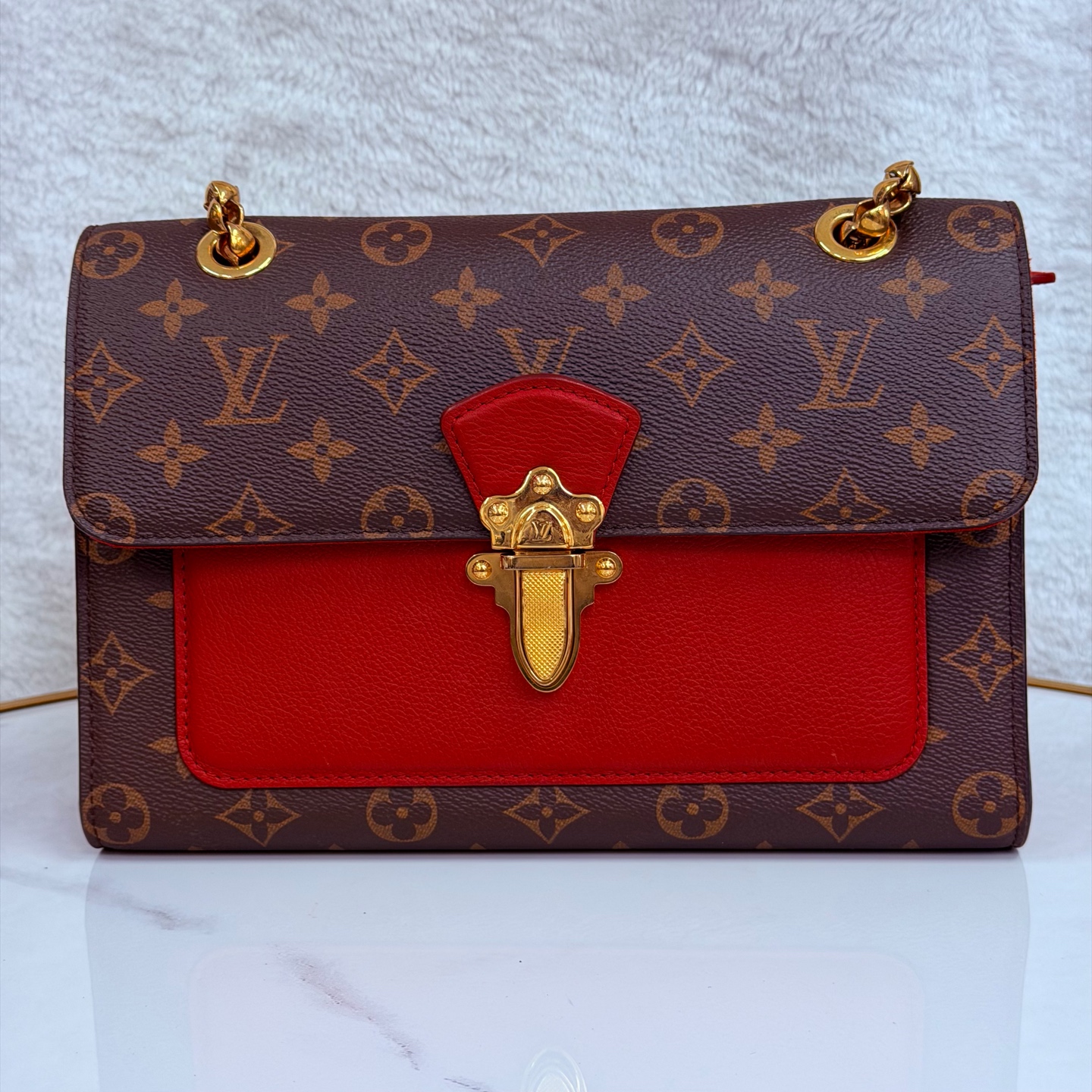 95新 LouisVuitton/路易威登 95新 LV维多利亚腋下包 20002
