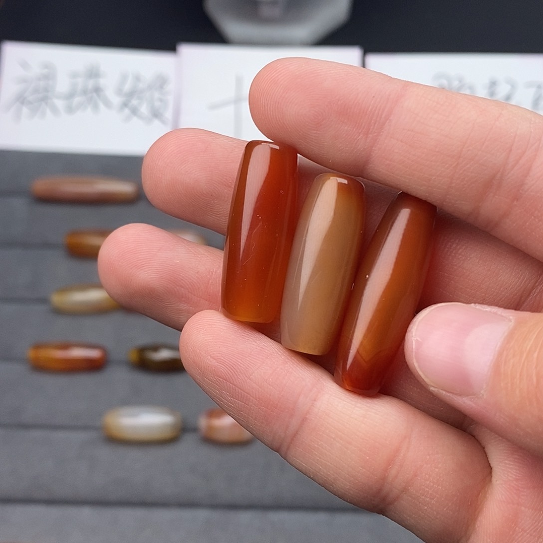 櫃***风玛瑙/玉髓颈饰未镶嵌