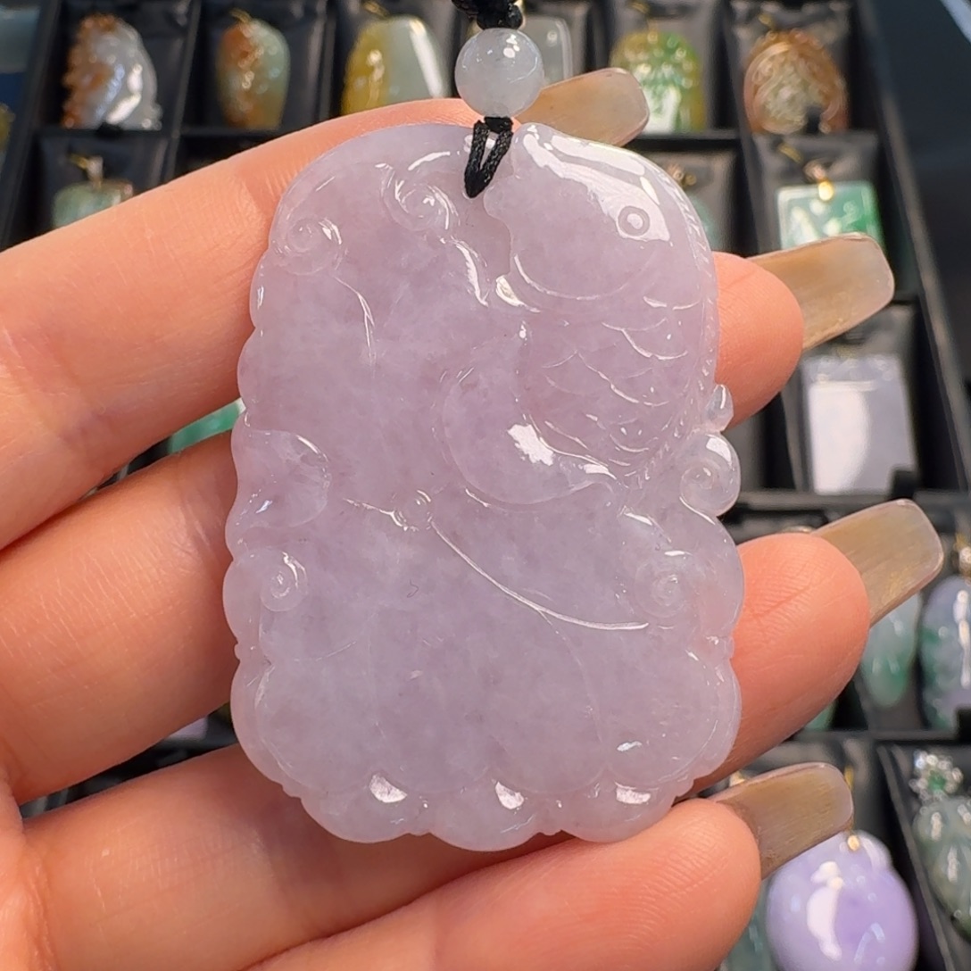 翡翠未镶嵌颈饰荷叶鱼