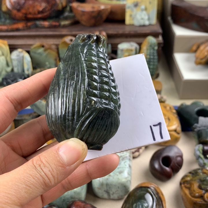 岫岩河磨玉（透闪石质玉）手把件未镶嵌