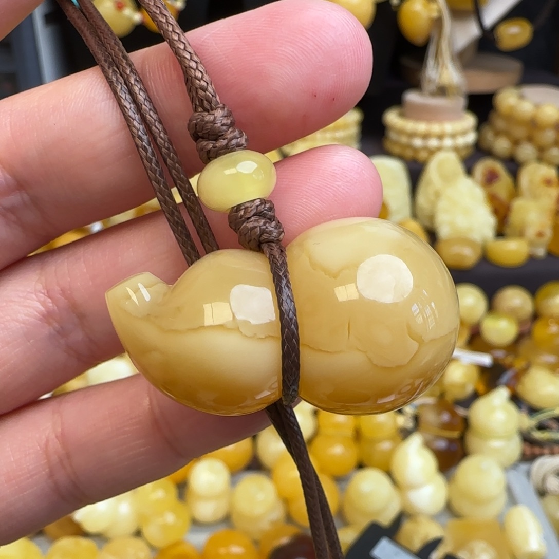 琥珀未镶嵌套链天然俄料蜜蜡葫芦吊坠