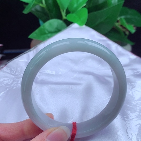 翡翠手镯未镶嵌       正圈60