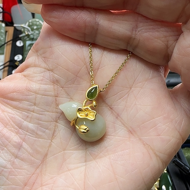 和田玉银S925镶嵌吊坠(赠链)