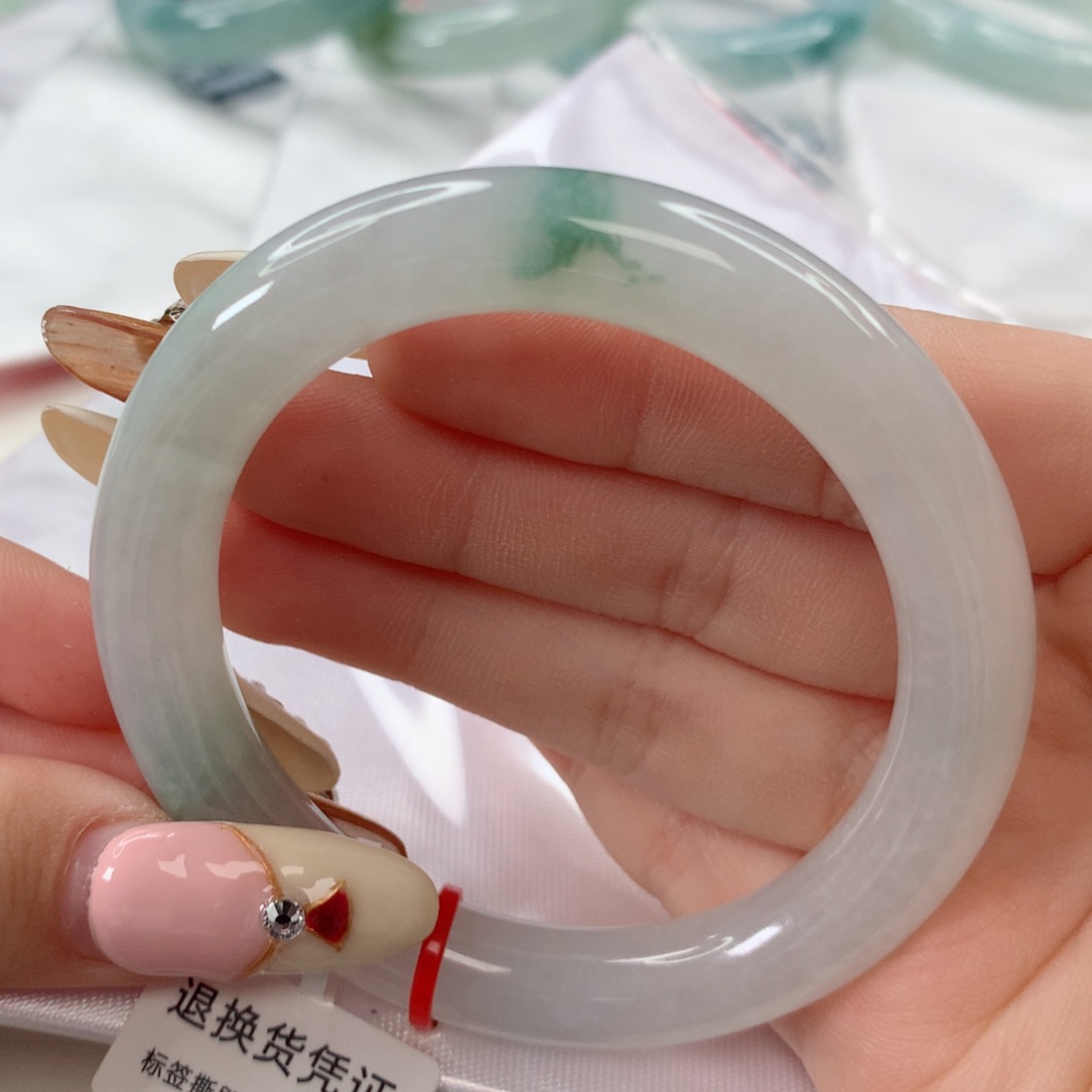 翡翠手镯未镶嵌52正圆