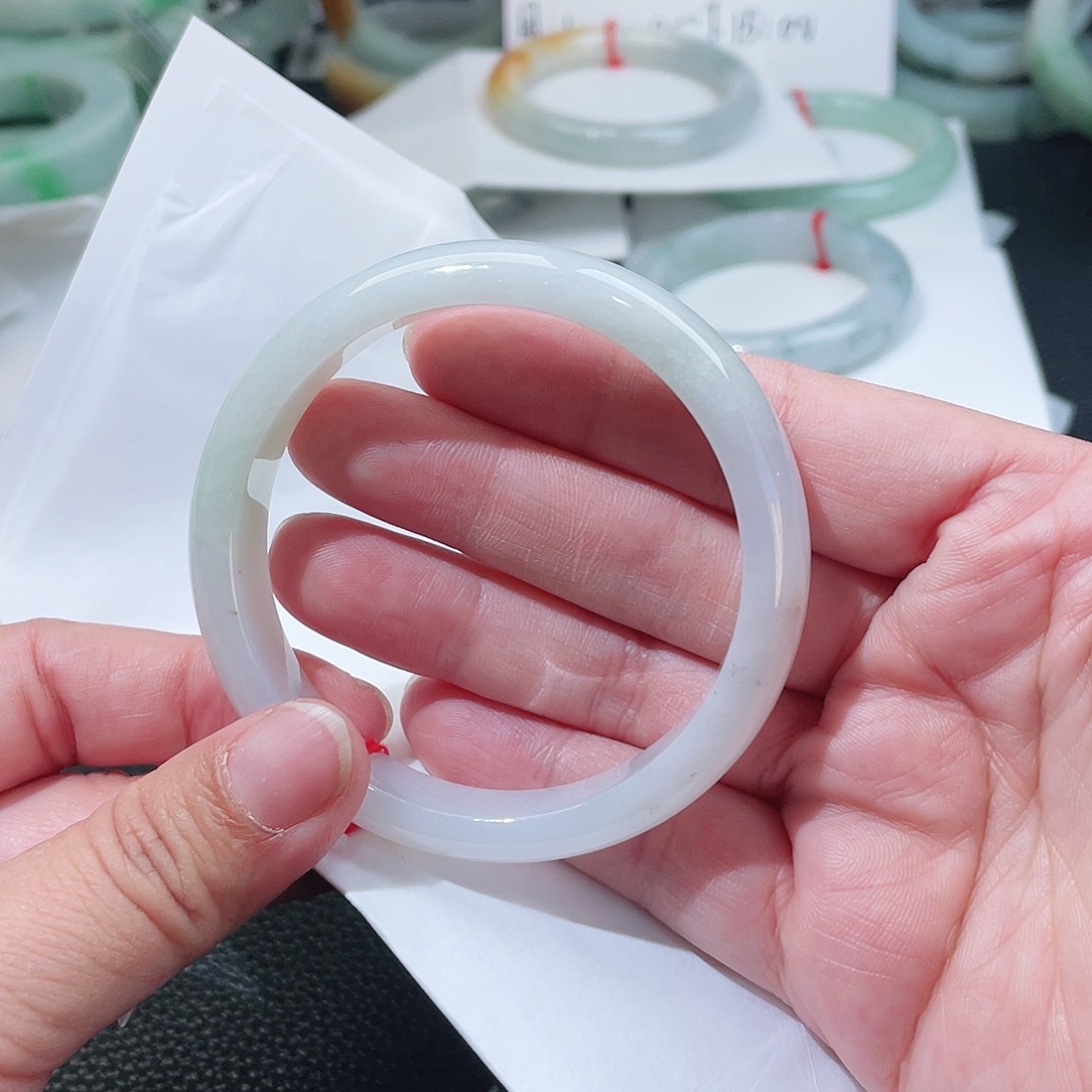 翡翠未镶嵌手镯54.8圈口