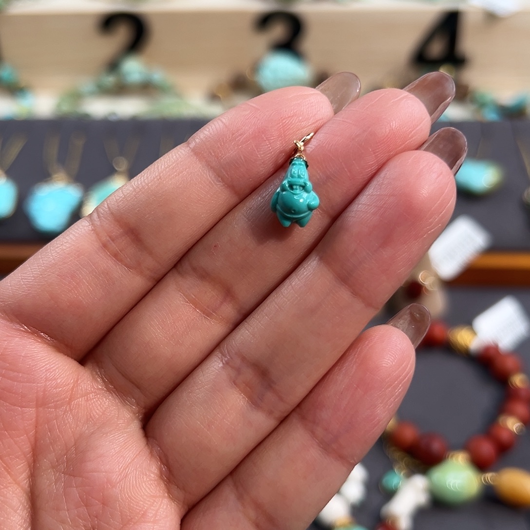 绿松石18K金镶嵌派大星滴溜