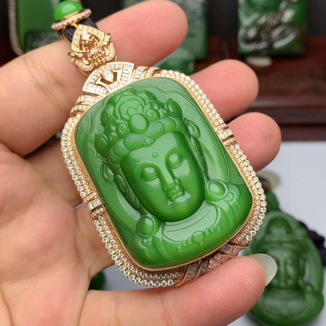 颈饰18K金镶嵌和田玉涛*涛