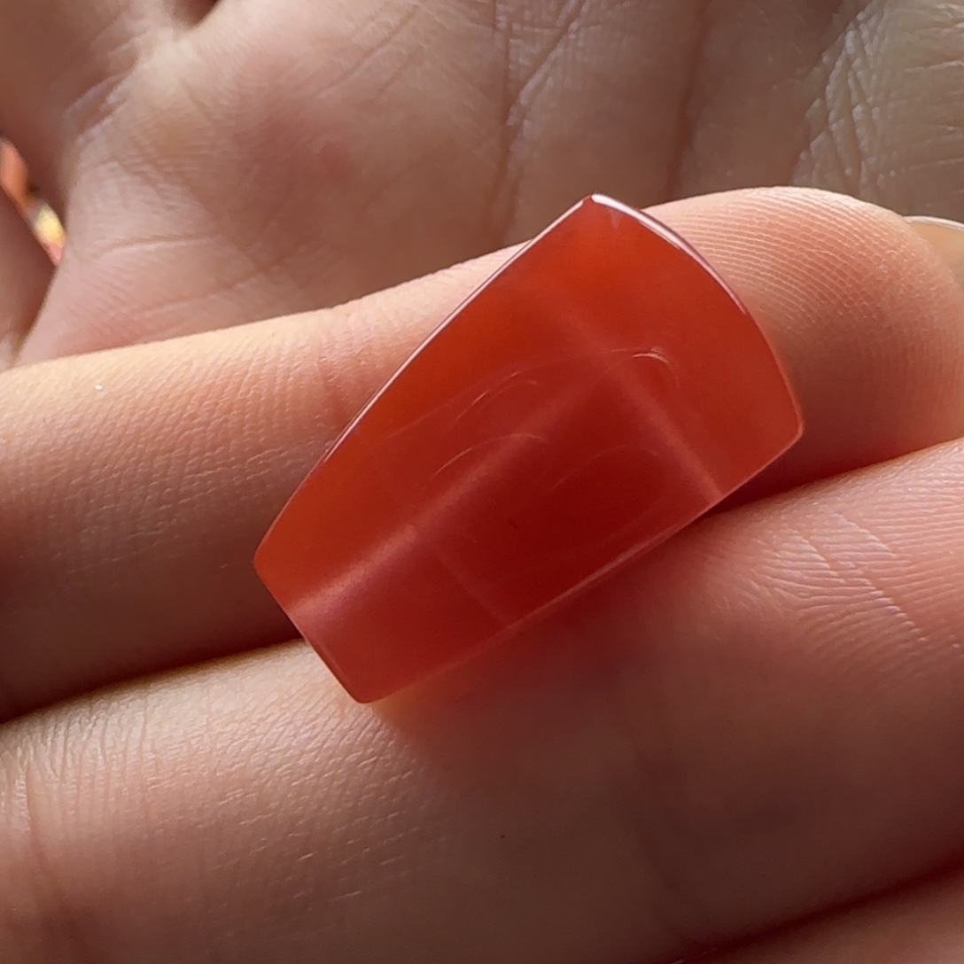 南红玛瑙未镶嵌三通10.5有水线有皮裂