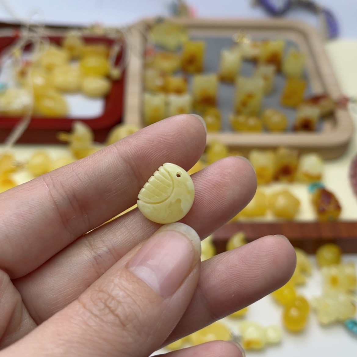 【闪购商品】蜜蜡裸石未镶嵌配饰
