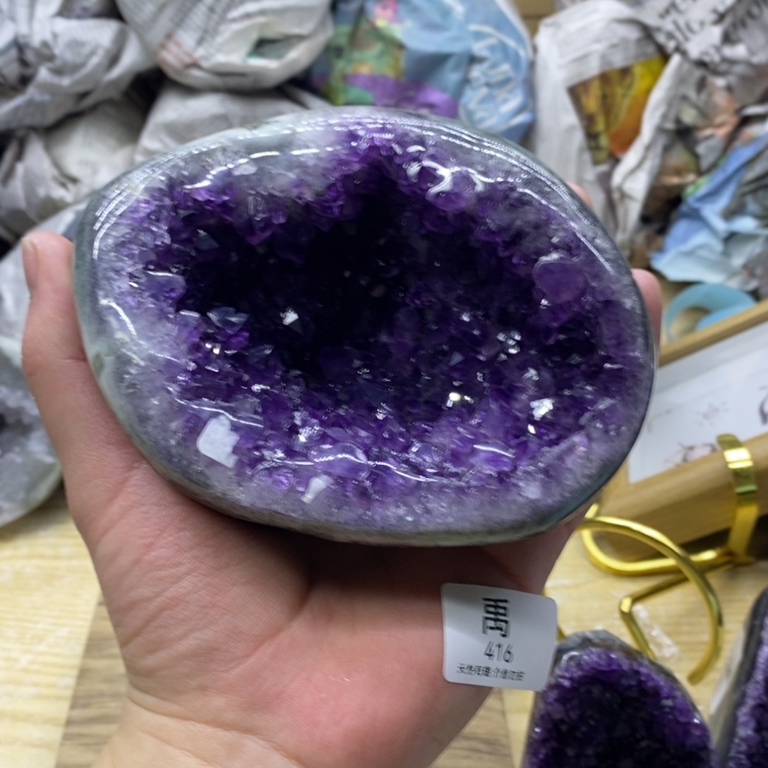 王***人未镶嵌紫晶大型摆件（非配饰）