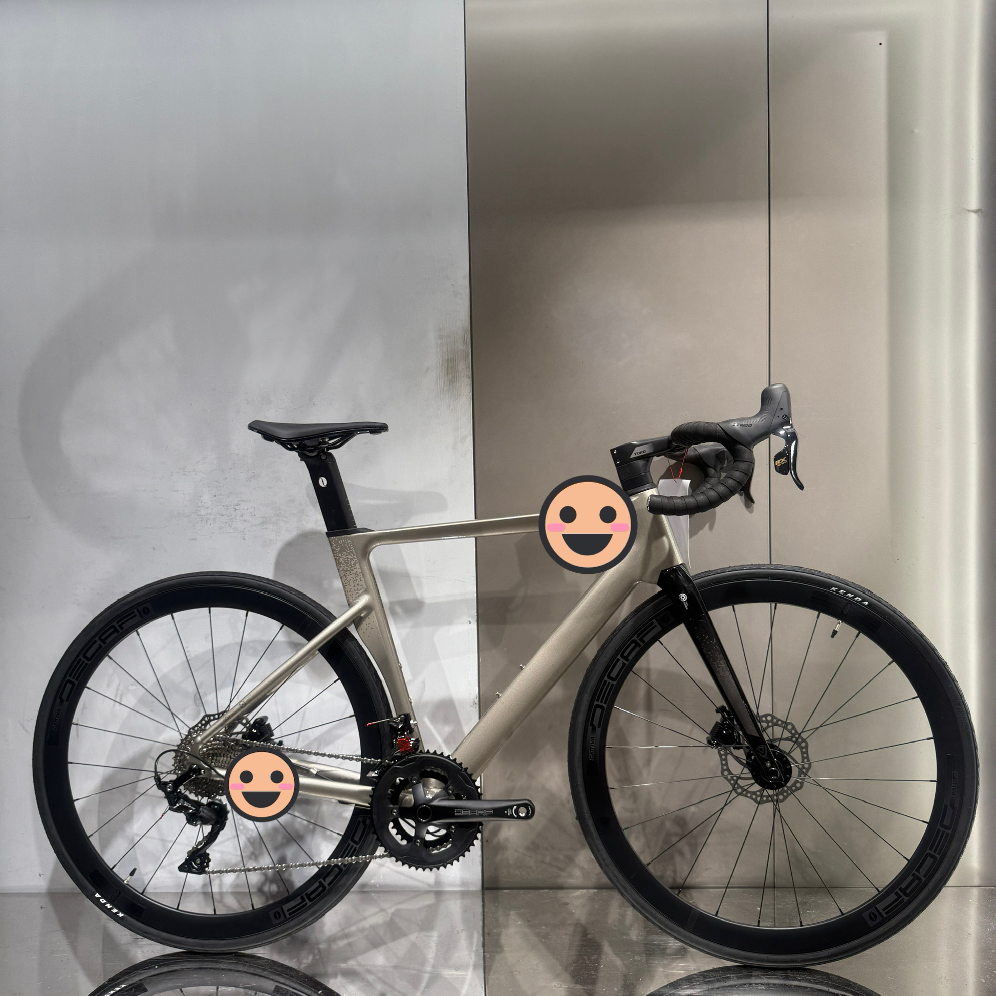 6top公路车，铝架碳叉，蓝图油碟，24速。m/l/xl