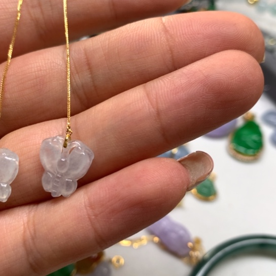 翡翠18K金镶嵌颈饰翡翠