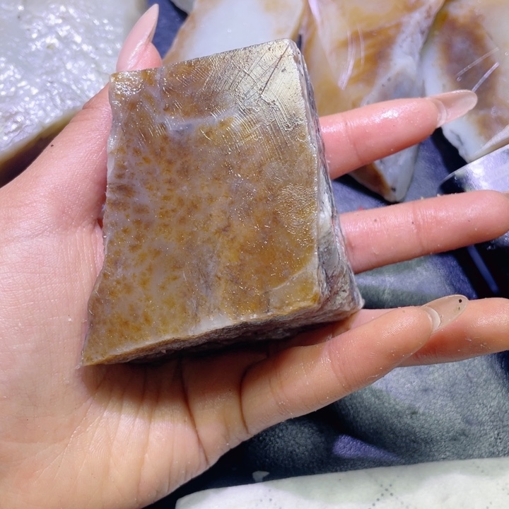 和田玉未镶嵌珠宝半成品