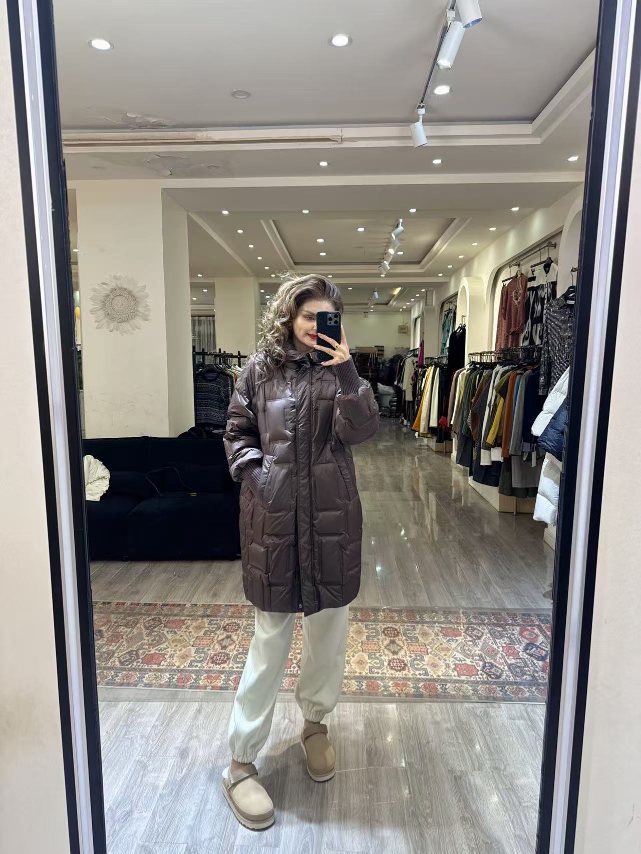 2025年自家原创设计百搭高气质宽松带帽子女款中长款羽绒服