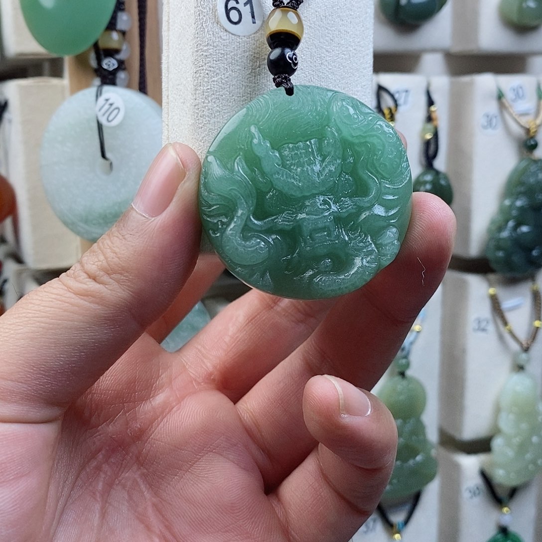 未镶嵌东陵石颈饰