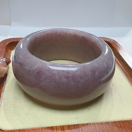 石英质玉手镯未镶嵌溪*