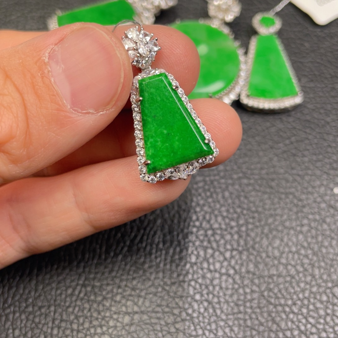 翡翠吊坠(不含链)银S925镶嵌吊坠