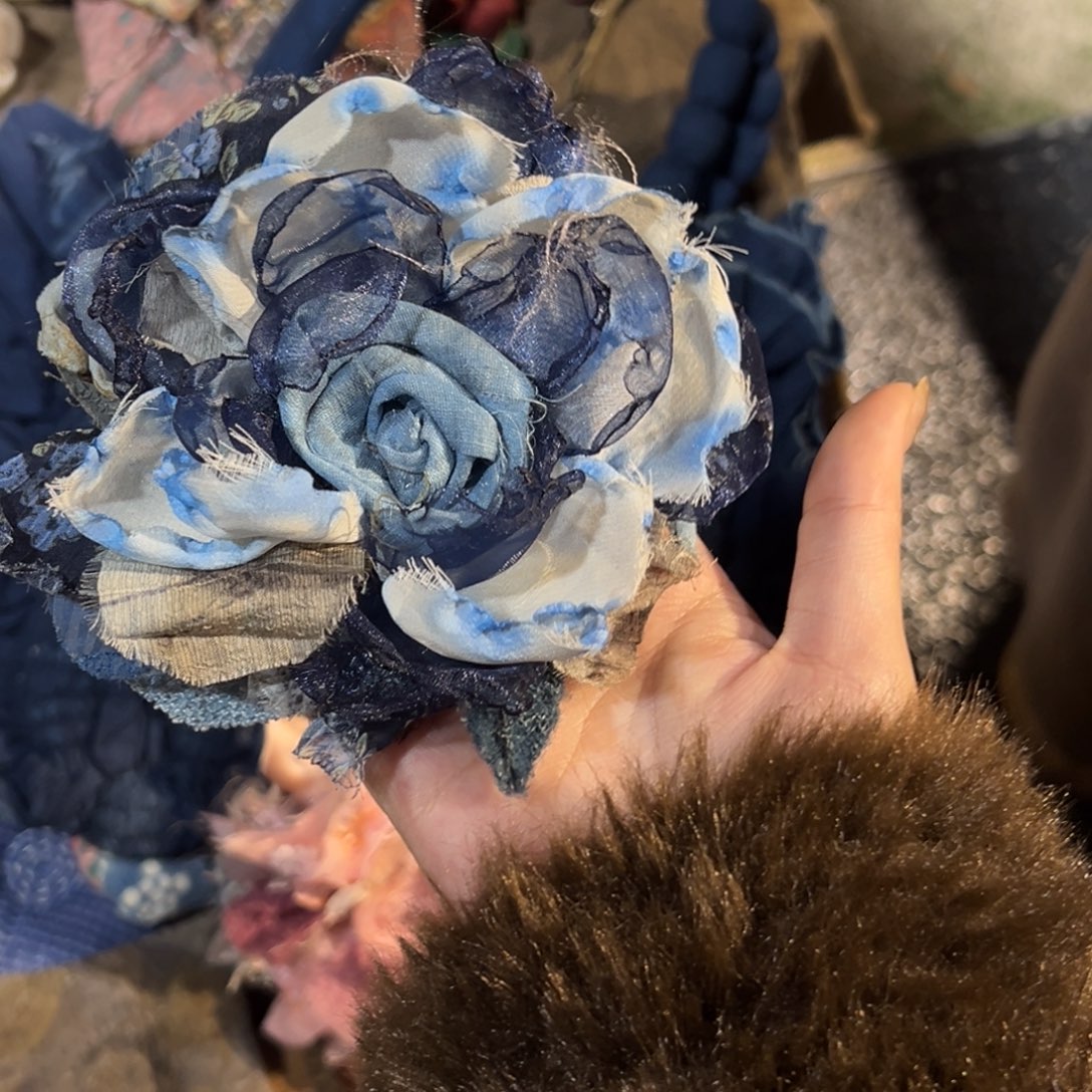 瓷片陶瓷。      陶瓷。     