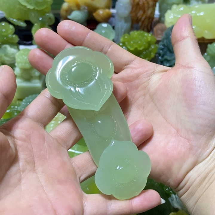 【闪购商品】未镶嵌蛇纹石玉把件荔**?