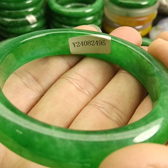 翡翠颈饰未镶嵌随*