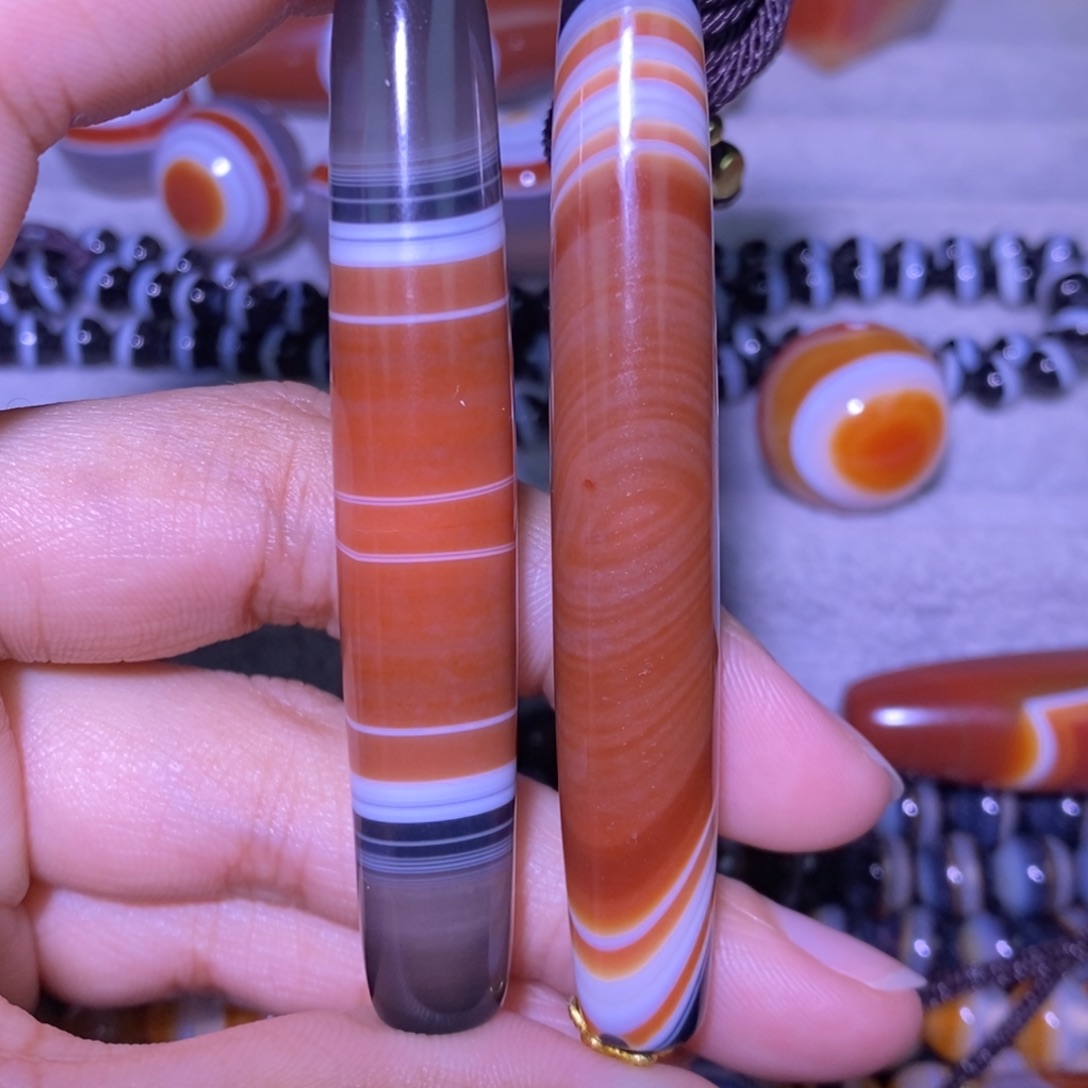 右***钉玛瑙/玉髓未镶嵌颈饰