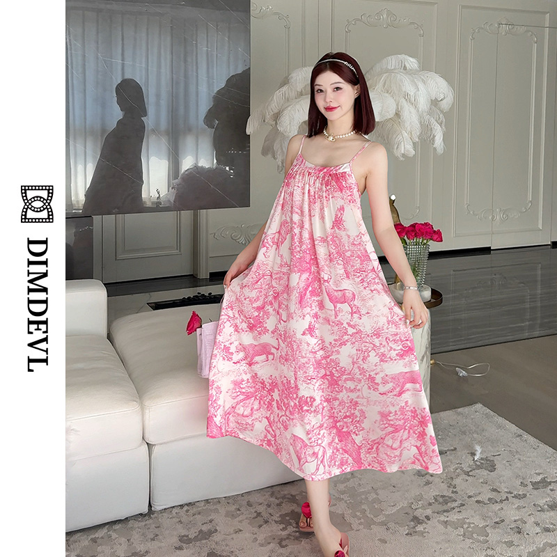 DIMDEVL/汀黛动物园印花柔光缎面仿真丝夏季女士吊带长睡裙带胸垫