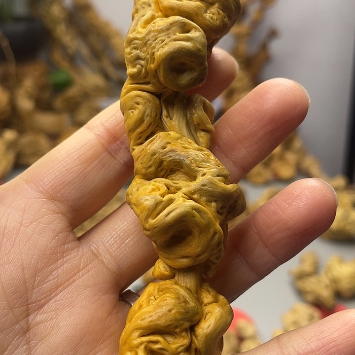 精品降龙木手把件aaa