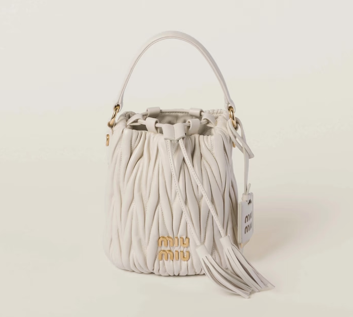 99新 MIU MIU/缪缪 白色褶皱小水桶
