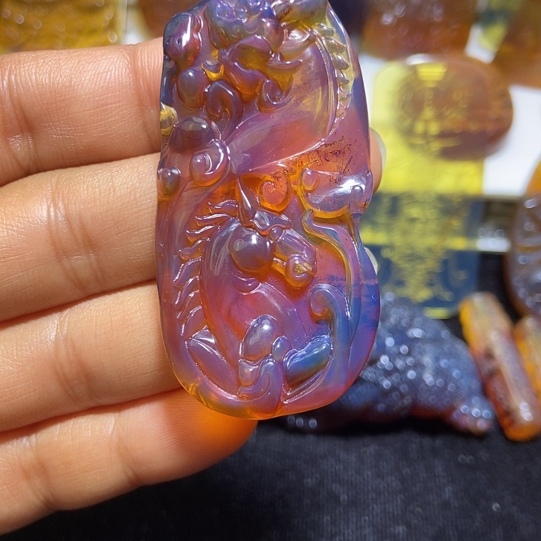 琥珀未镶嵌颈饰缅甸天然琥珀吊坠