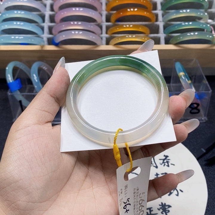 玛瑙/玉髓手镯未镶嵌56600